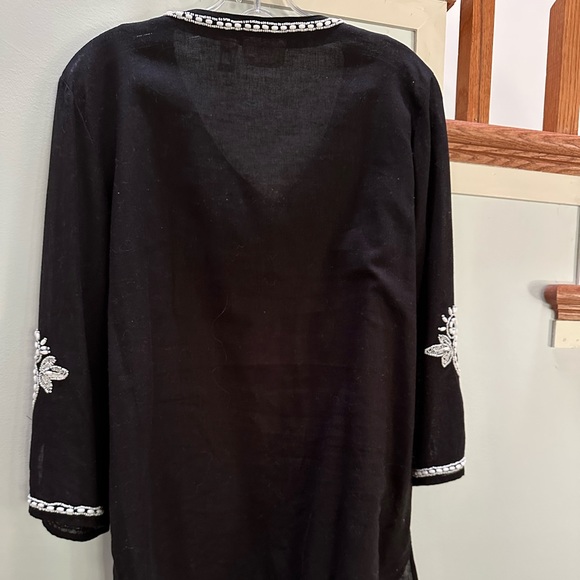 Chico’s black and white tunic size 2 (10/12) - Picture 2 of 2